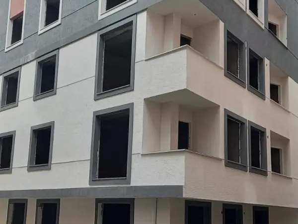 Bahçelievler-2: cephesi tamamlanmış yapı