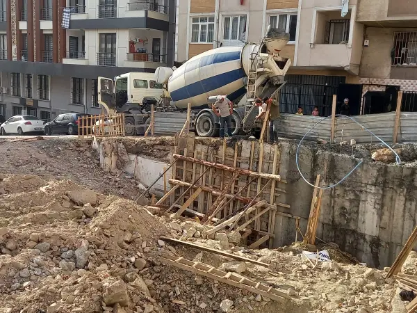 Bahçelievler-2 yapım aşaması: hafriyat ve kalıp hazırlığı