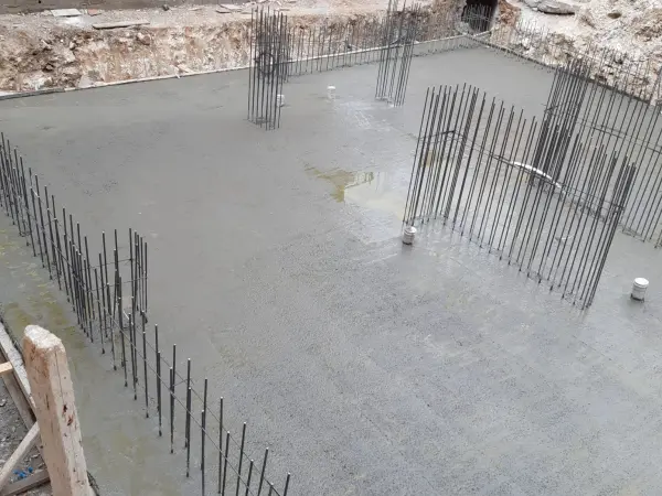 Bahçelievler yapım aşaması: temel betonu