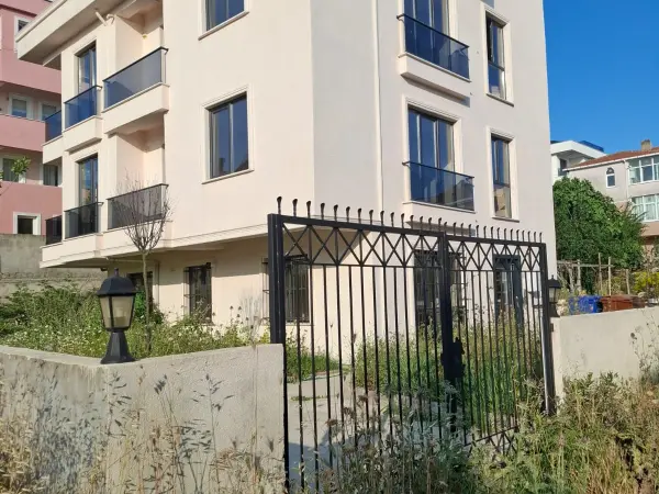 Büyükçekmece projesi: giriş ve yan cephe